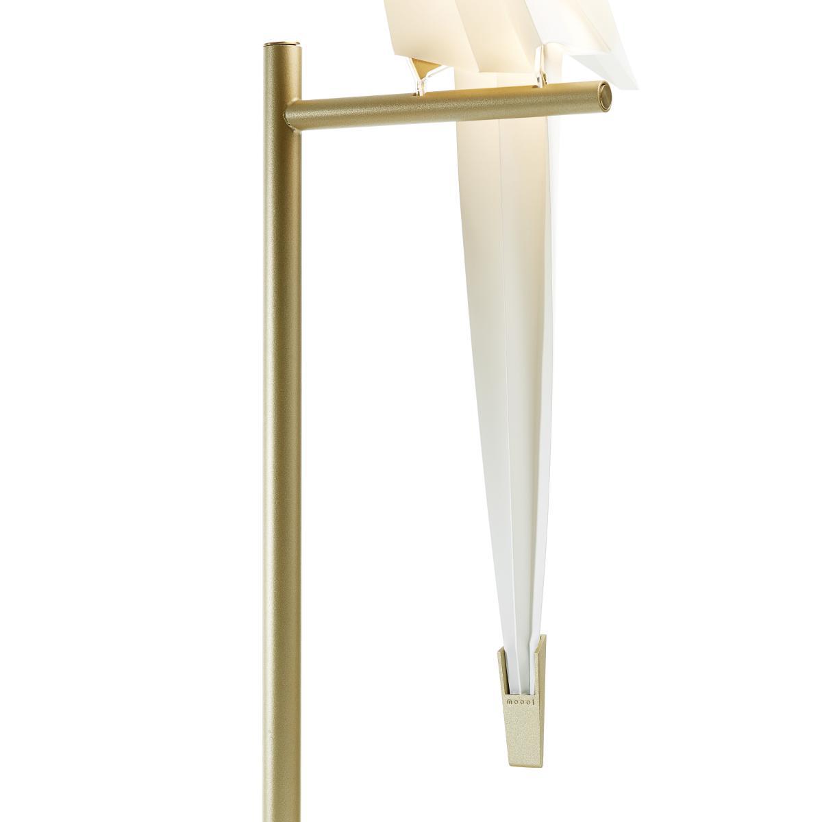 Perch Light LED Floor lamp - Swiveling bird / H 164 cm by Moooi White/Gold/Metal – image 3