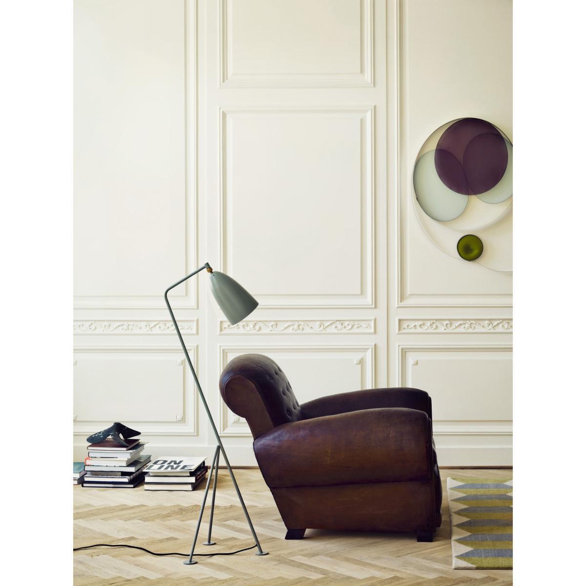 Gräshoppa Floor lamp - Reissue 1947 by Gubi Grey/Black – image 2