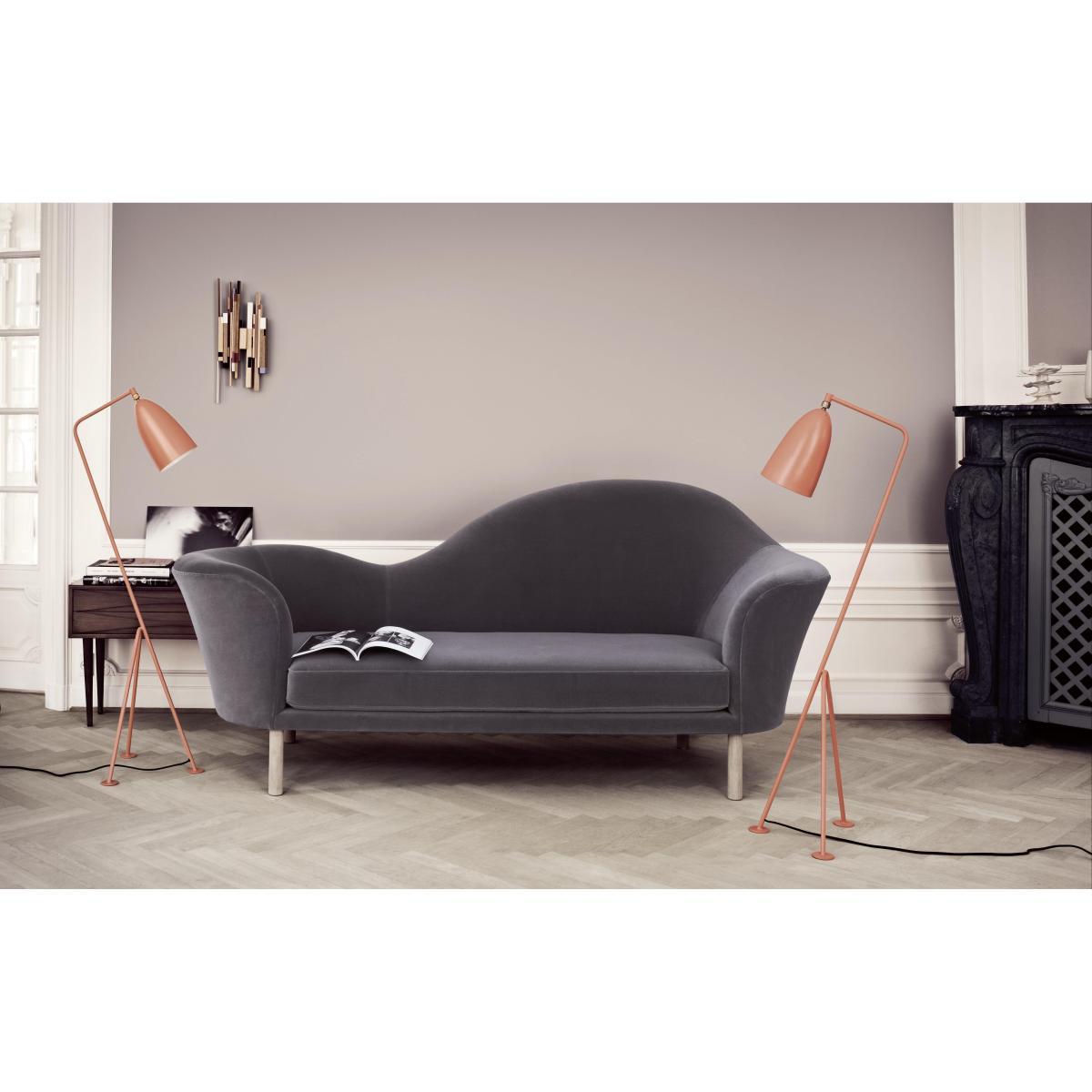 Gräshoppa Floor lamp - Reissue 1947 by Gubi Grey/Black – image 3
