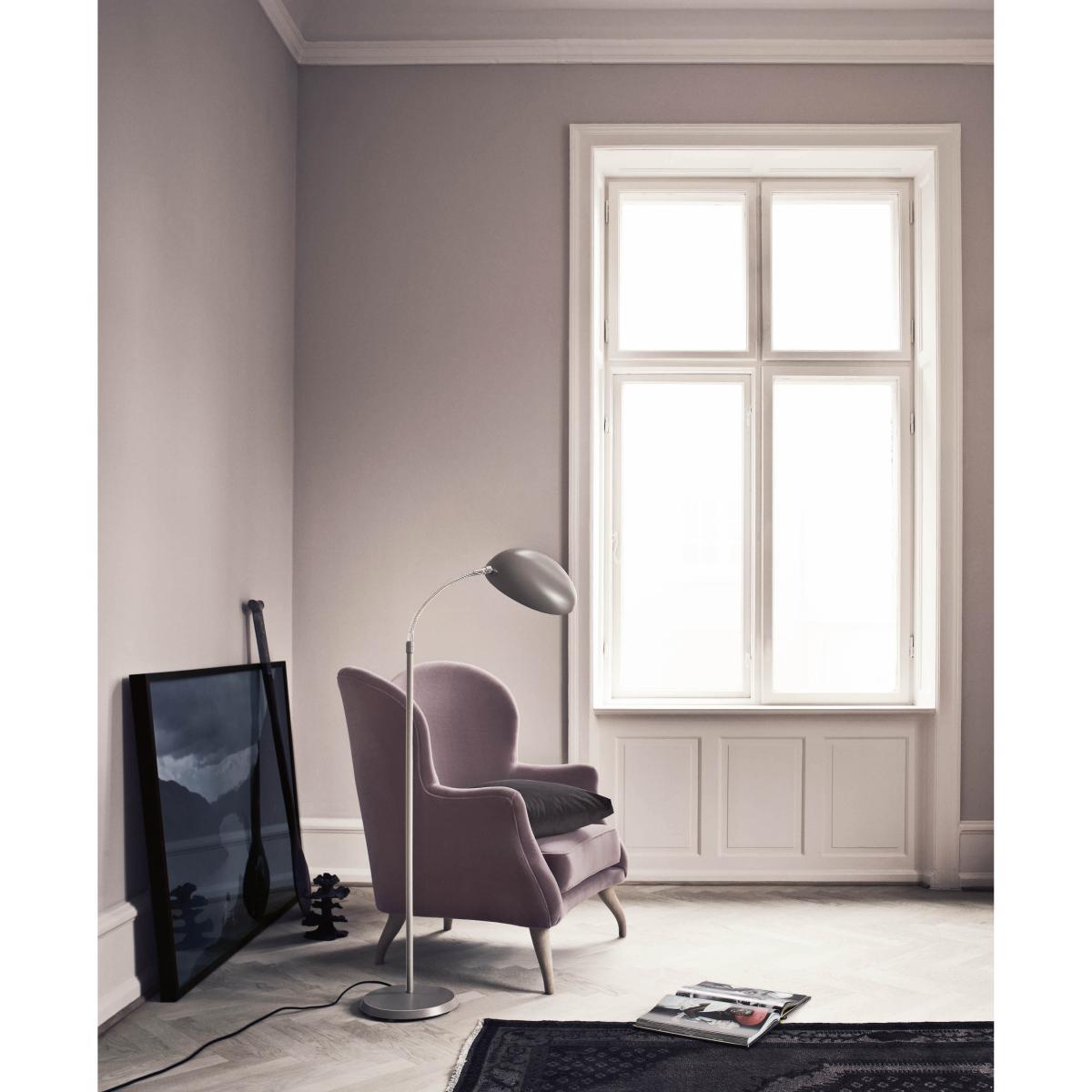 Cobra Floor lamp - Reissue 1949 by Gubi Grey/Black – image 2