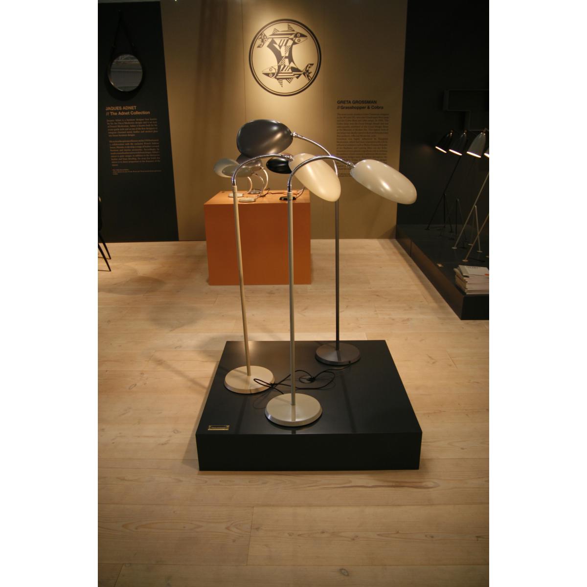 Cobra Floor lamp - Reissue 1949 by Gubi Grey/Black – image 3