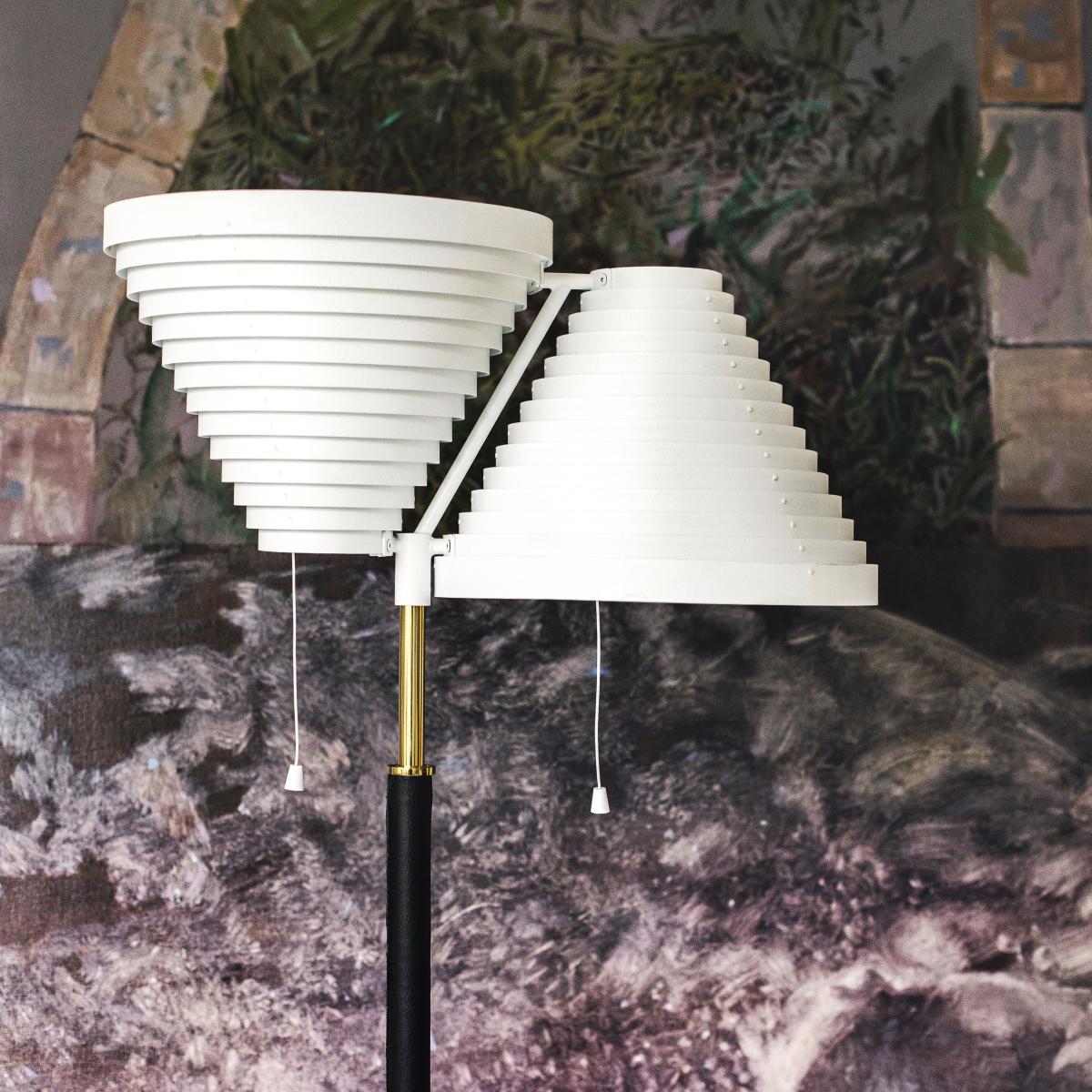 A810 Floor lamp metal white / Alvar Aalto, 1959 - ARTEK – image 4