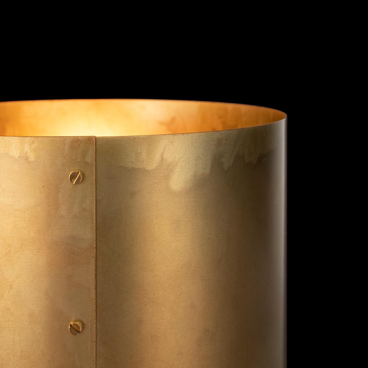 Konsthantverk Svep floor lamp Black/raw brass – image 2