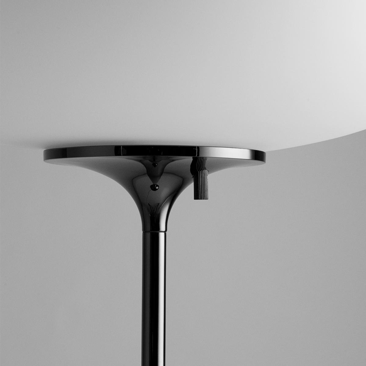 Gubi Stemlite Floor lamp Black chrome h.110 cm – image 2