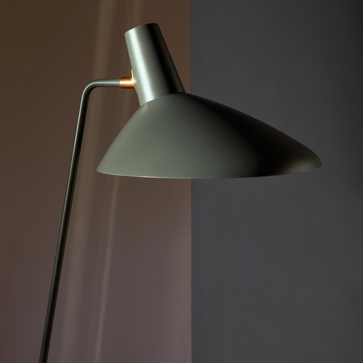 &Tradition Tripod floor lamp HM8 Moss – image 2