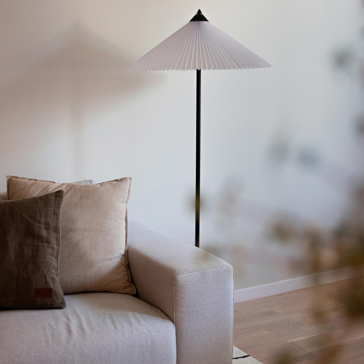 Globen Lighting Matisse floor lamp 150 cm Black-white – image 4