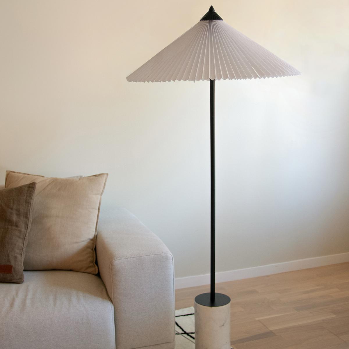Globen Lighting Matisse floor lamp 150 cm Black-white – image 5