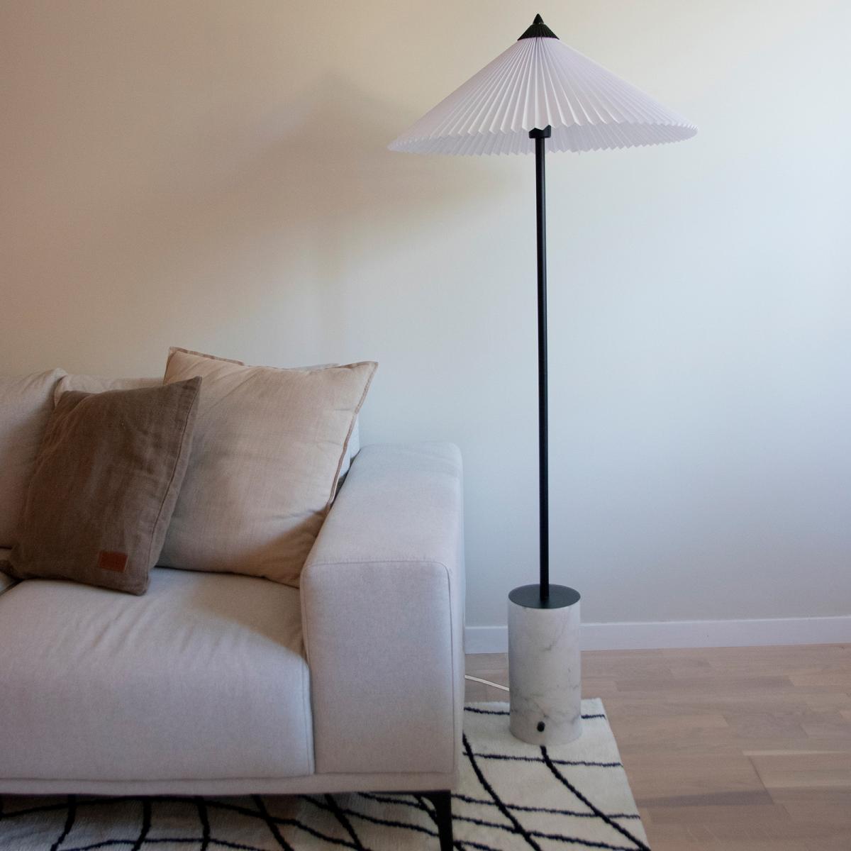 Globen Lighting Matisse floor lamp 150 cm Black-white – image 6