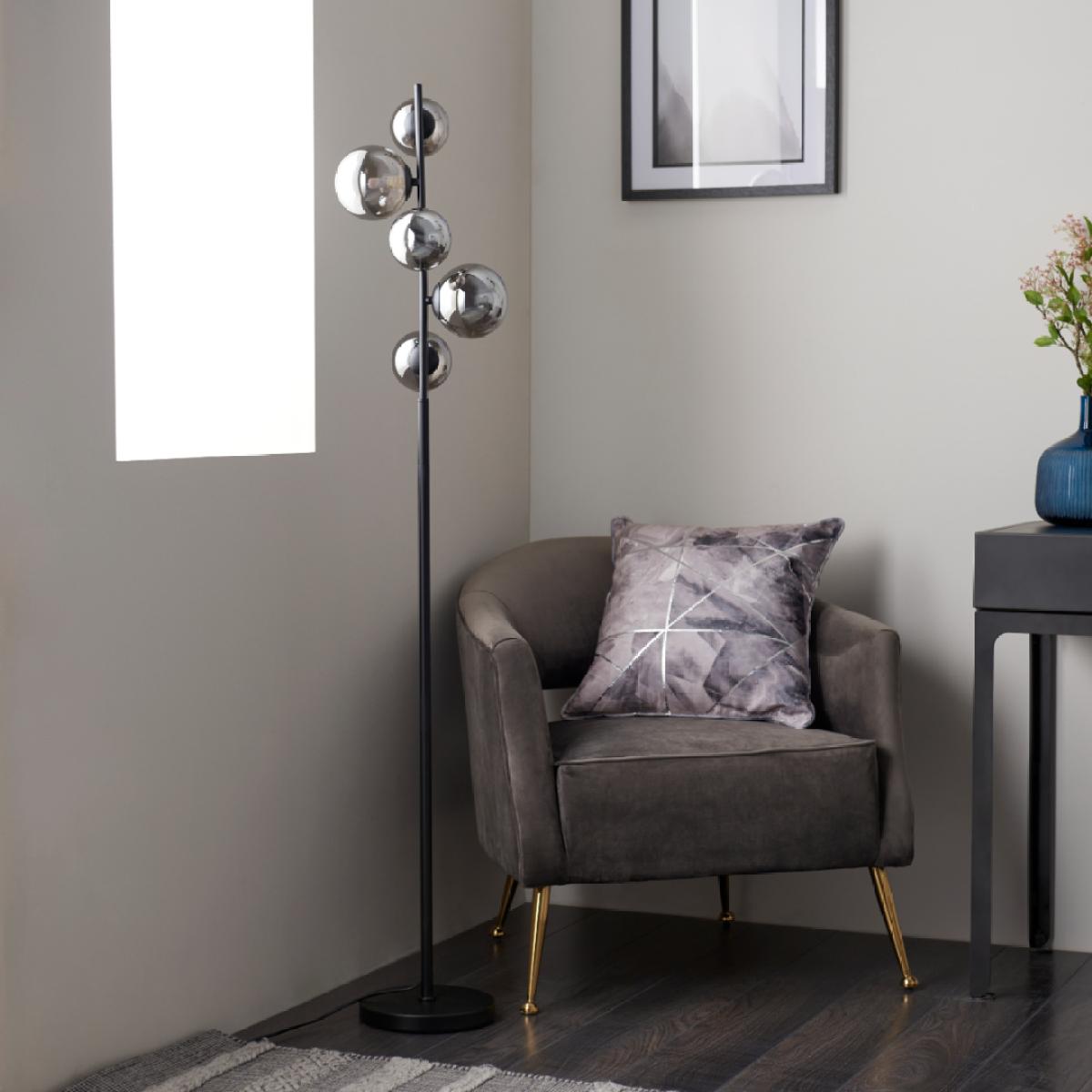 Reeko Matt Back Floor Lamp – image 2