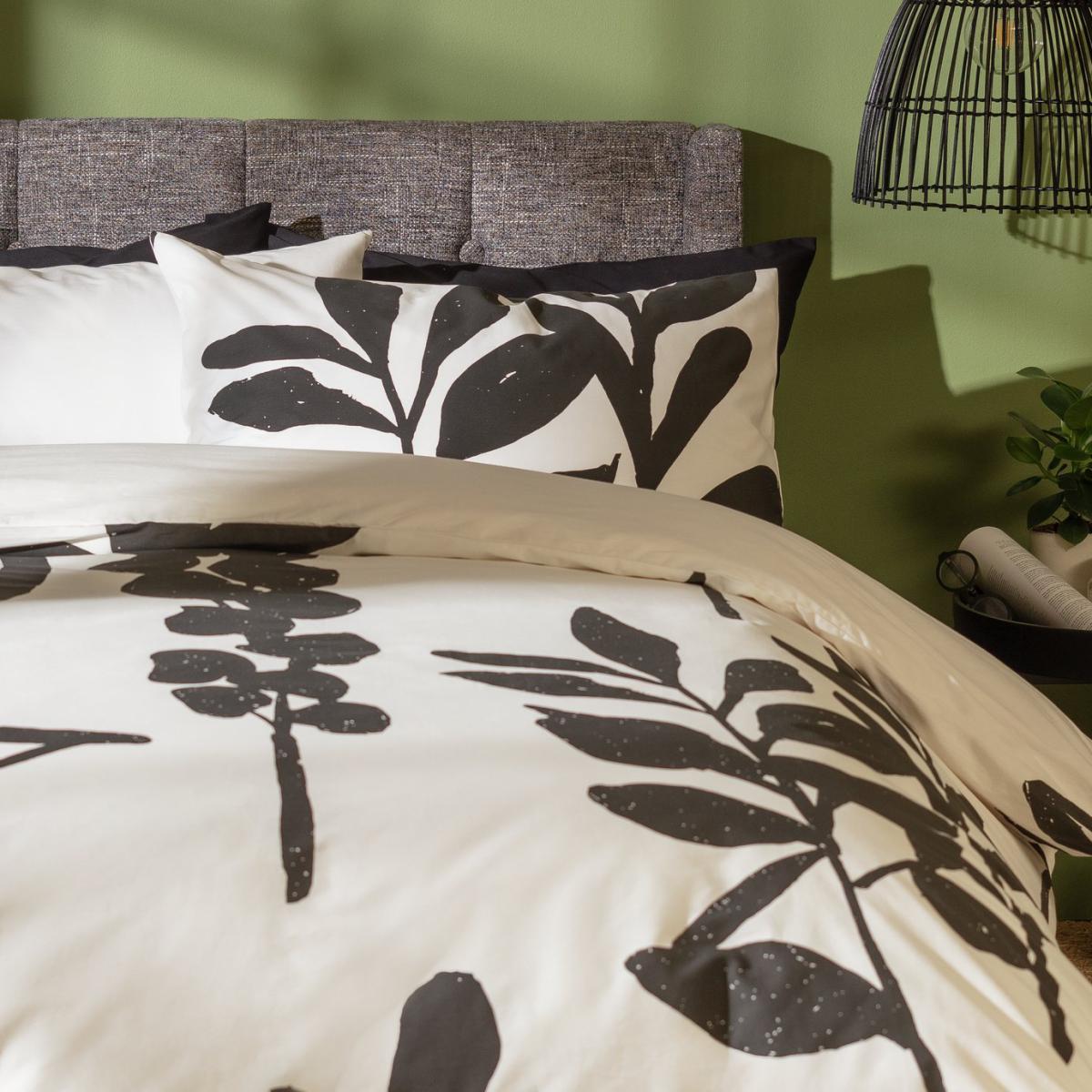 Habitat Cotton Floral Placement Black Bedding Set - Double – image 4