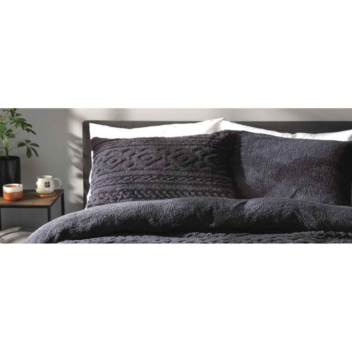 Habitat Cable Knit Fleece Charcoal Bedding Set - Double – image 4