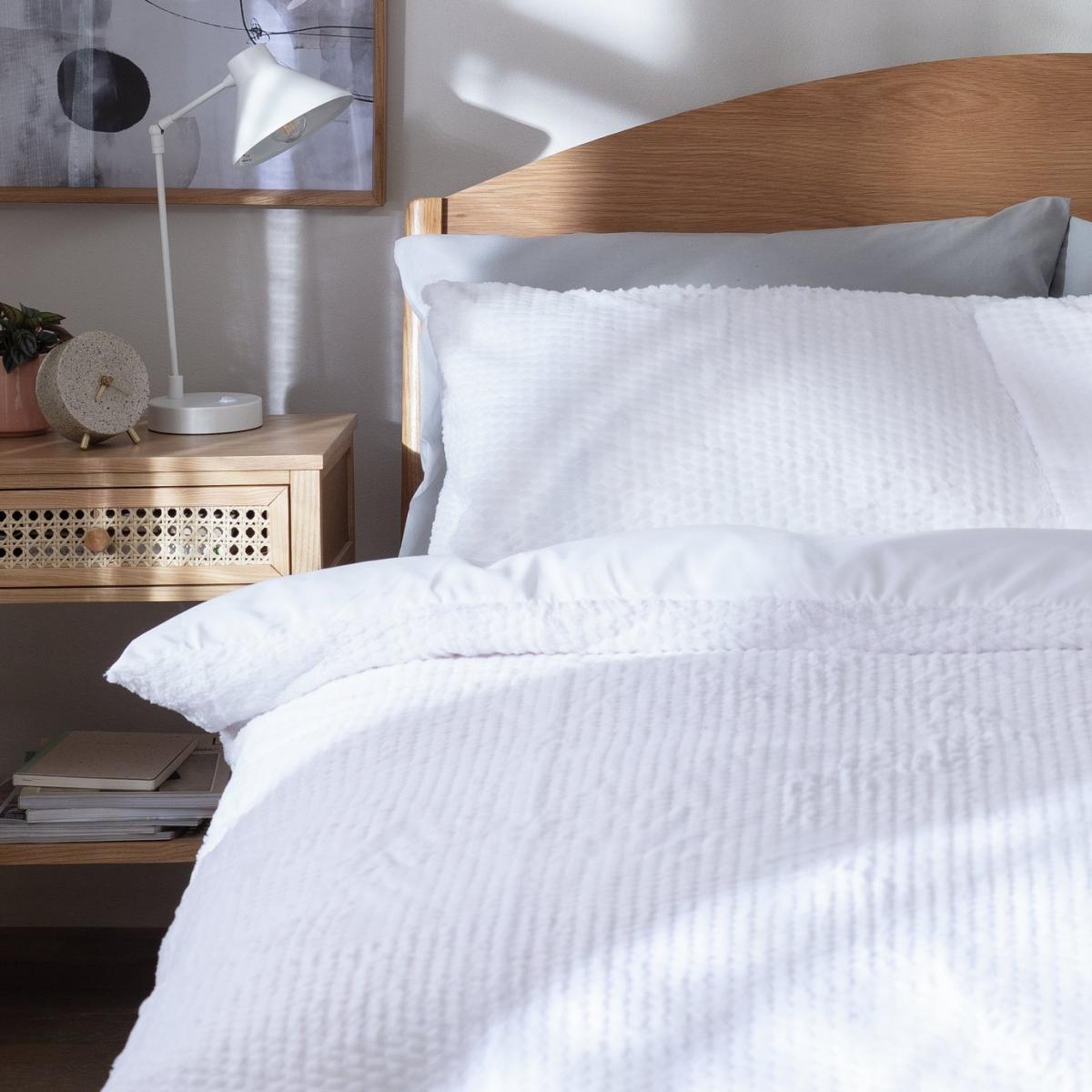 Habitat Dots Fur White Bedding Set - Double – image 4