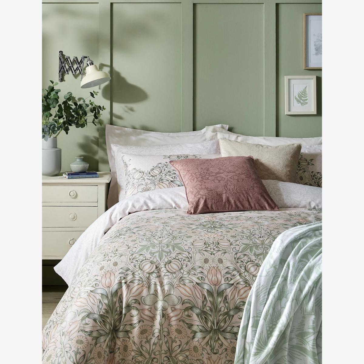 William Morris At Home Pure Cotton Lily & Pomegranate Bedding Set - DBL - Pink, Pink – image 1