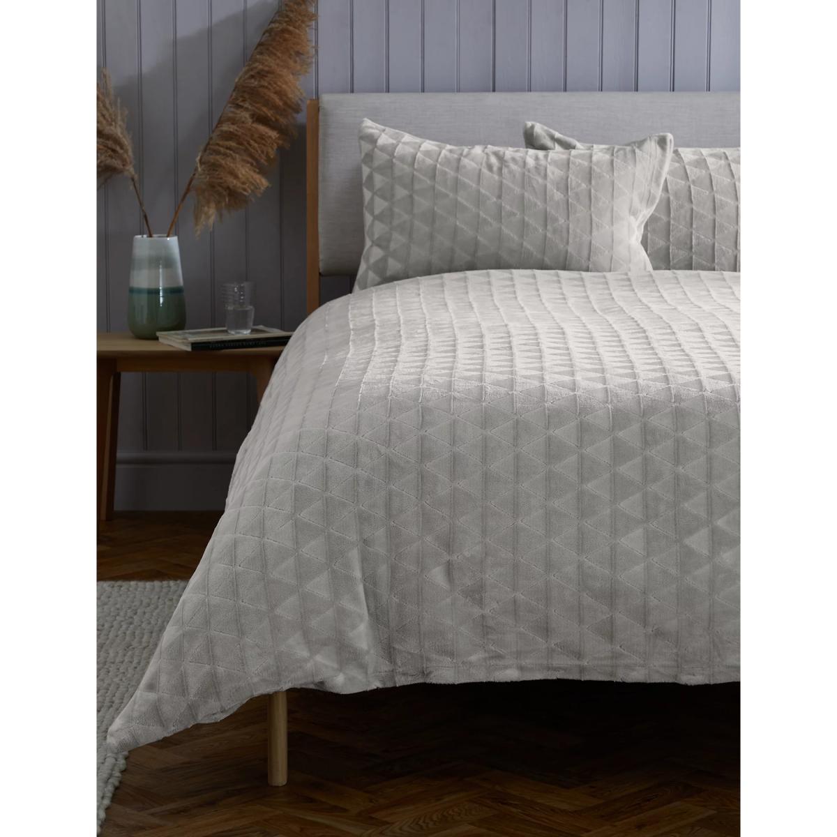 M&S Fleece Geometric Bedding Set - DBL - Grey, Grey – image 2