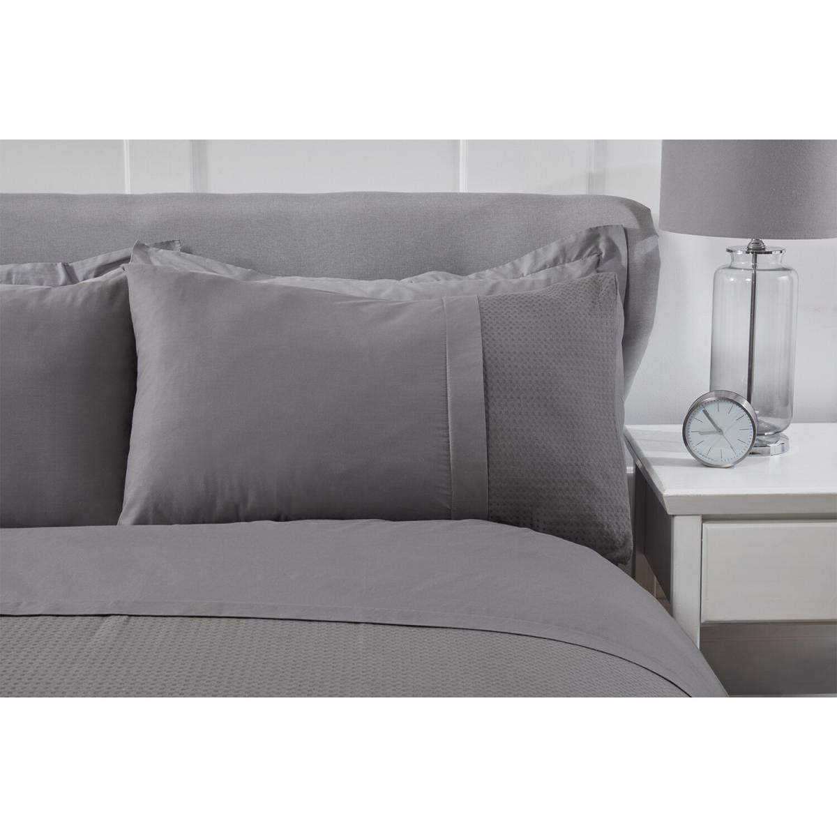 Luxury Waffle Duvet Cover and Pillowcase Set - Blush / Double – image 18