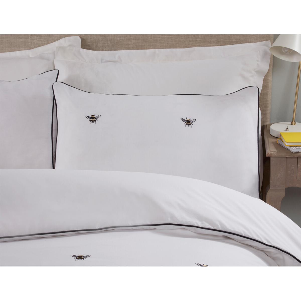 Bumblebee Embroidered Duvet Cover and Pillowcase Set - Double – image 3