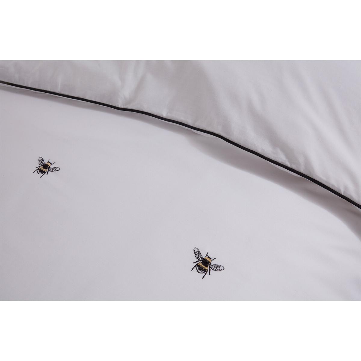 Bumblebee Embroidered Duvet Cover and Pillowcase Set - Double – image 4