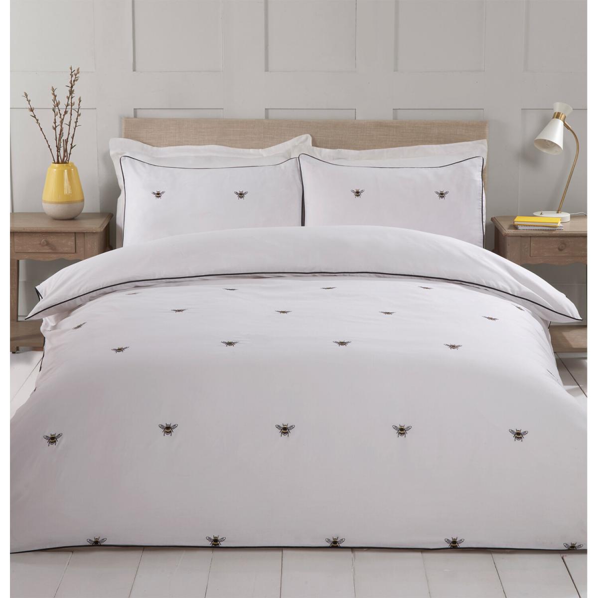 Bumblebee Embroidered Duvet Cover and Pillowcase Set - Double – image 1