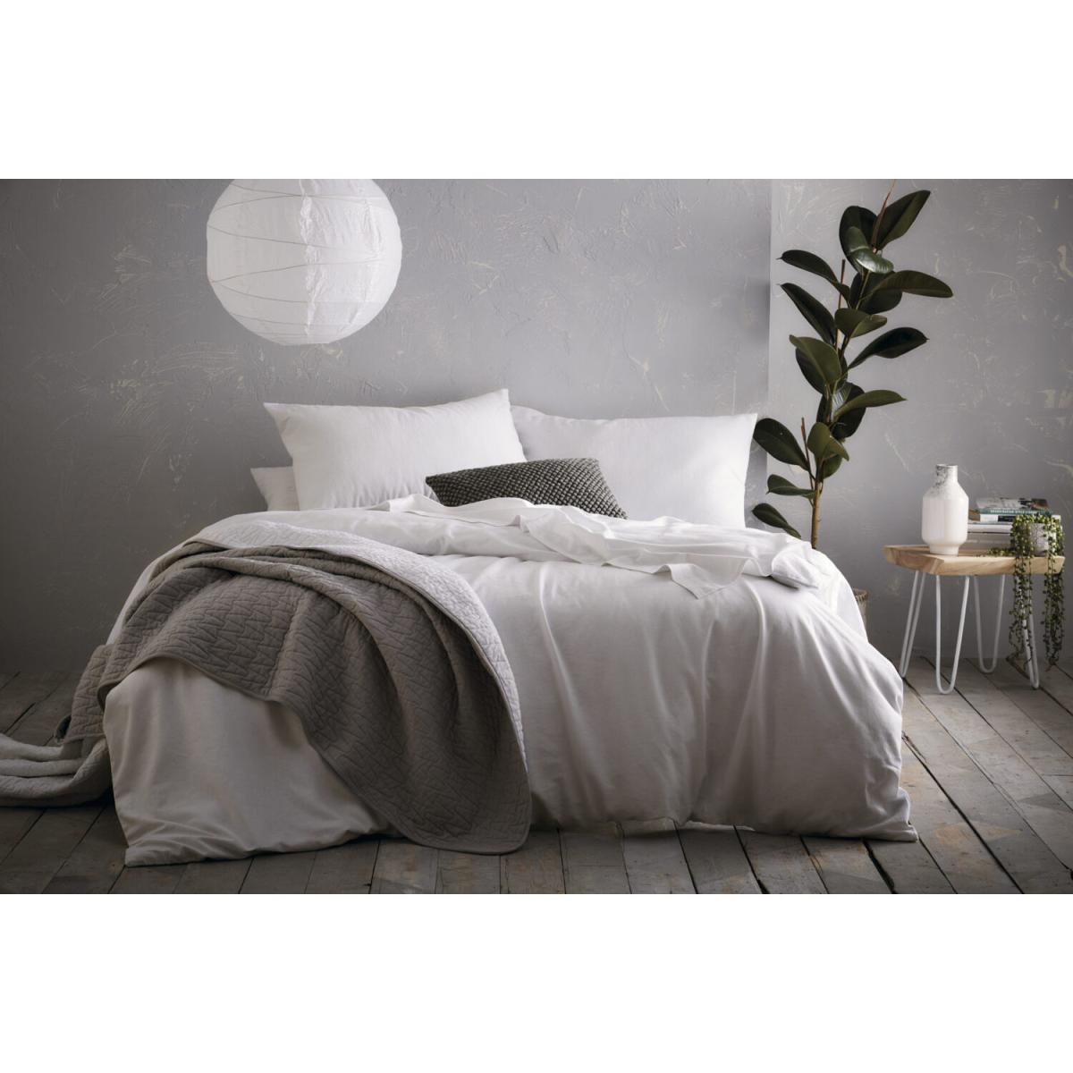Aspect Duvet Cover and Pillowcase Set - White / Double – image 2