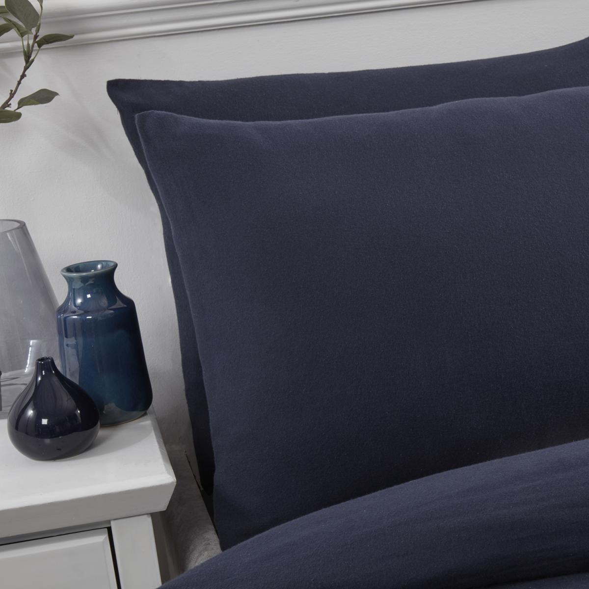 Flannelette Duvet Cover and Pillowcase Set - Navy / Double – image 13