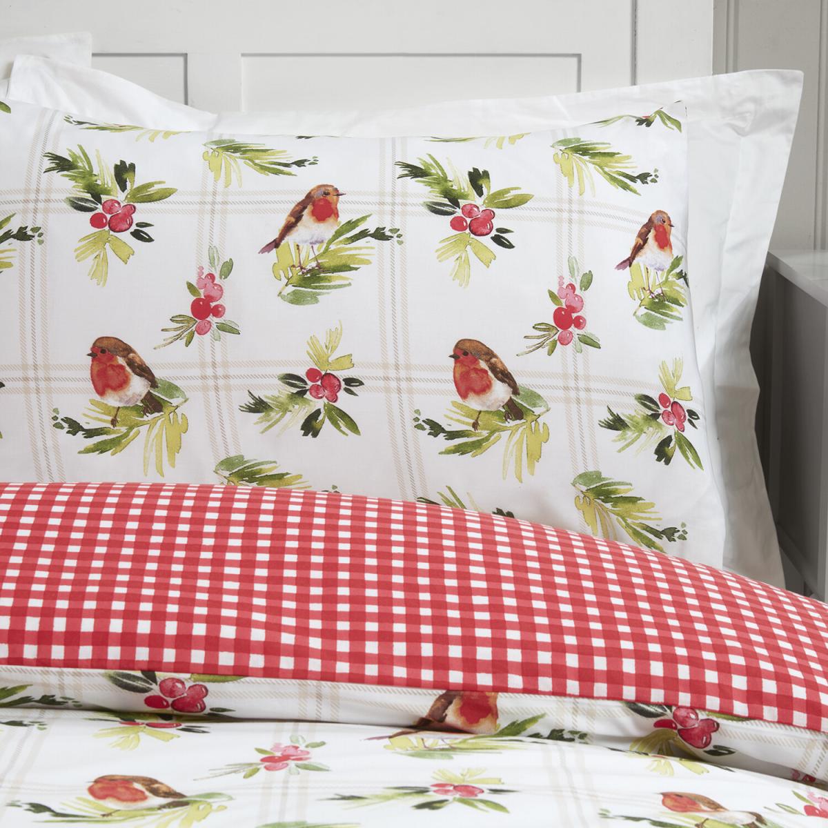 Robin and Holly Duvet Cover and Pillowcase Set - Red / Double – image 3