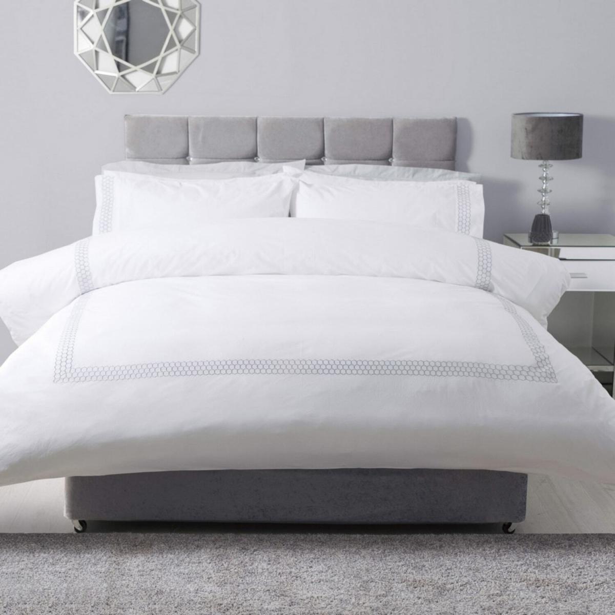 Honeycomb Duvet Set - BM354 - White/Grey / Double – image 1