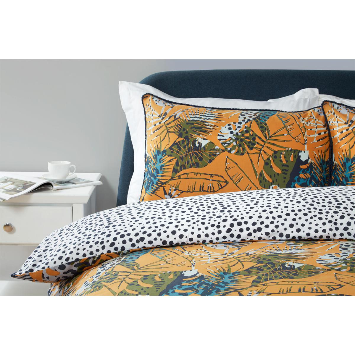 Abstract Tropical Leaf Duvet Cover and Pillowcase Set - Double – image 4