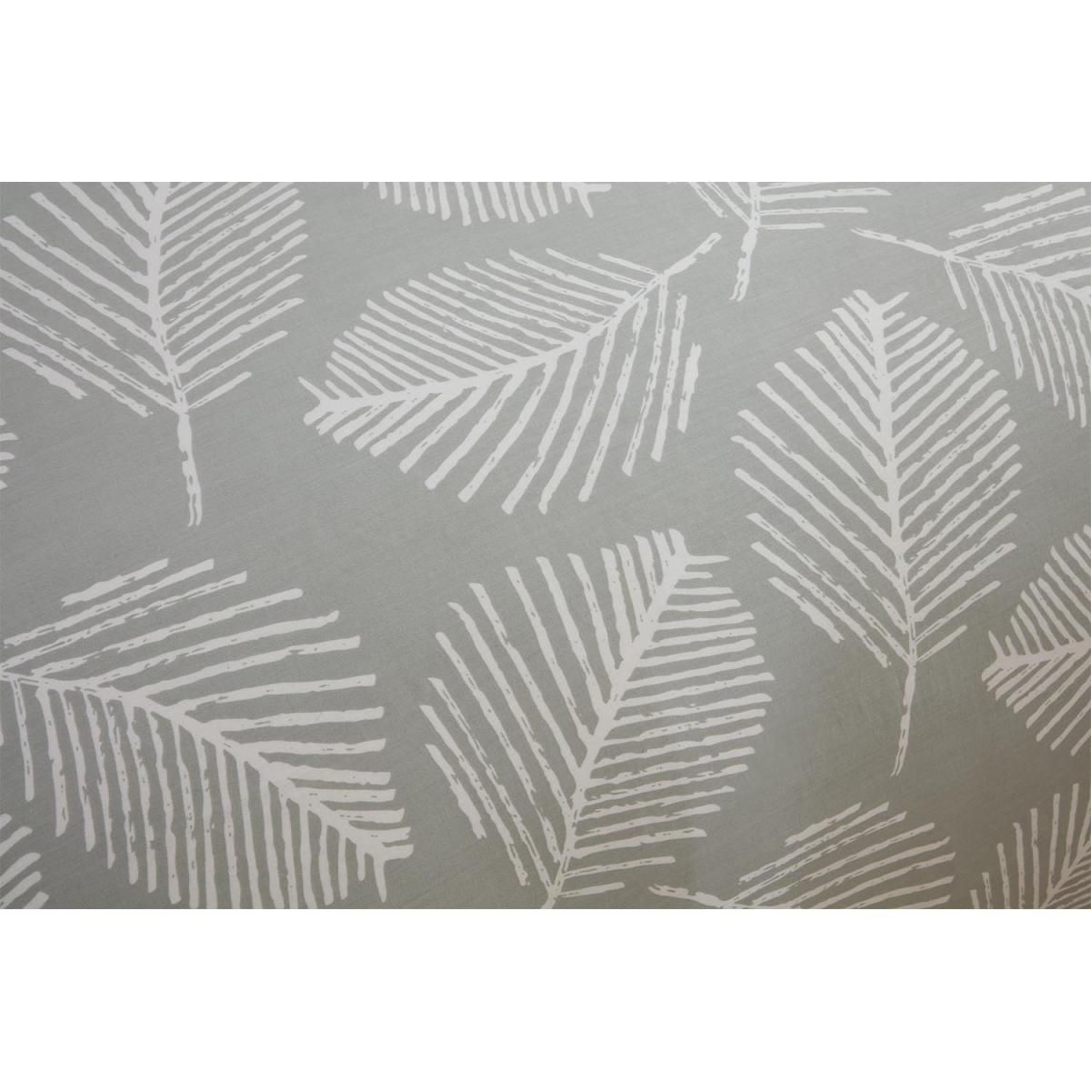 Falling Leaves Duvet Cover and Pillowcase Set - Green and White / Double – image 4