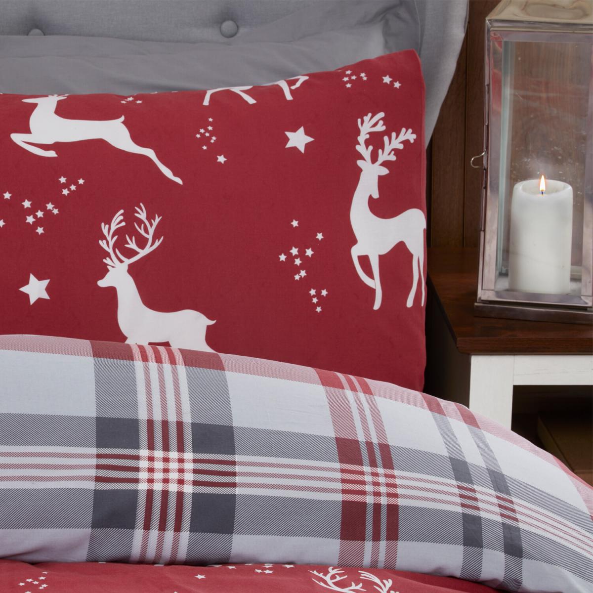 Leaping Stags Duvet Cover and Pillowcase Set - Red / Double – image 5