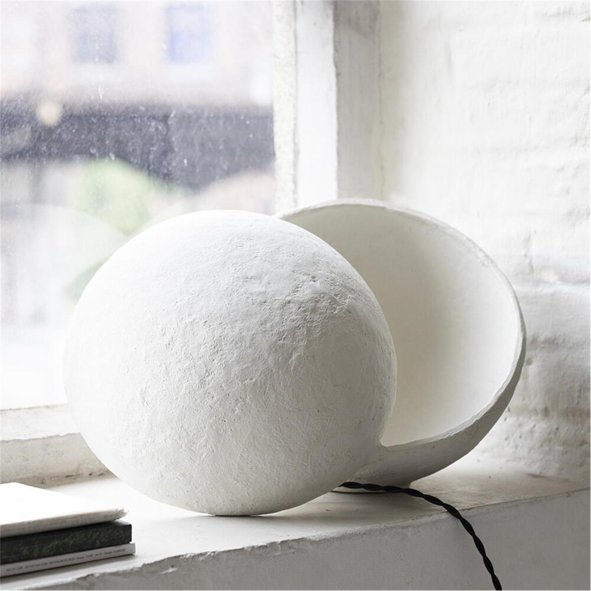 Marie Michielssen Spherical Earth Table Lamp – image 4