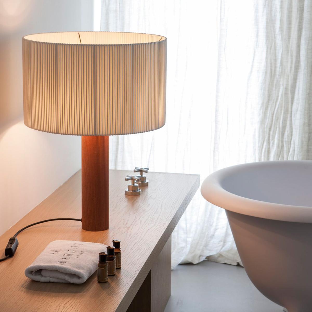 Moragas Table Lamp with Sapeli Wooden Leg - EU Plug – image 4