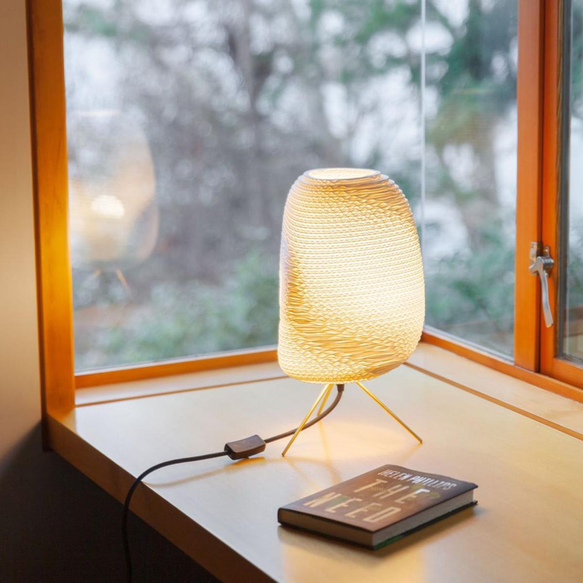 White Ebey Table Lamp – image 2