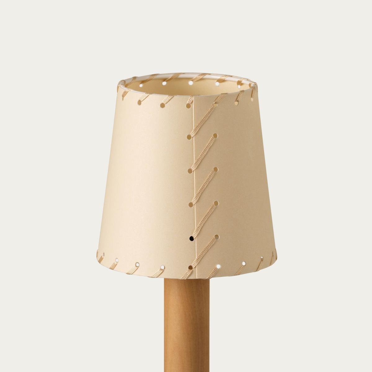 Stitched Beige Parchment Básica Mínima Batería Table Lamp – image 6