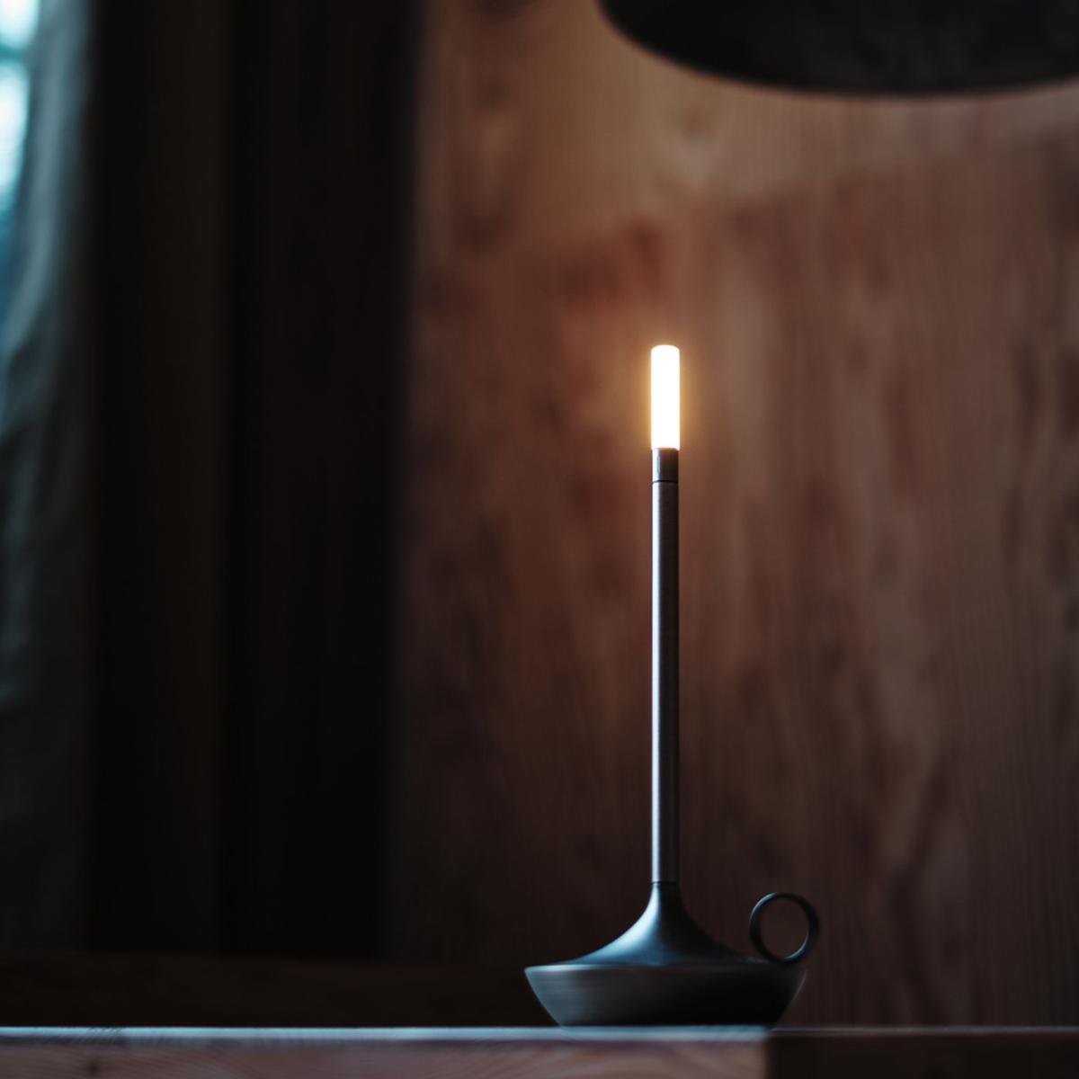 Graphite Wick Rechargeable Table Light – image 4