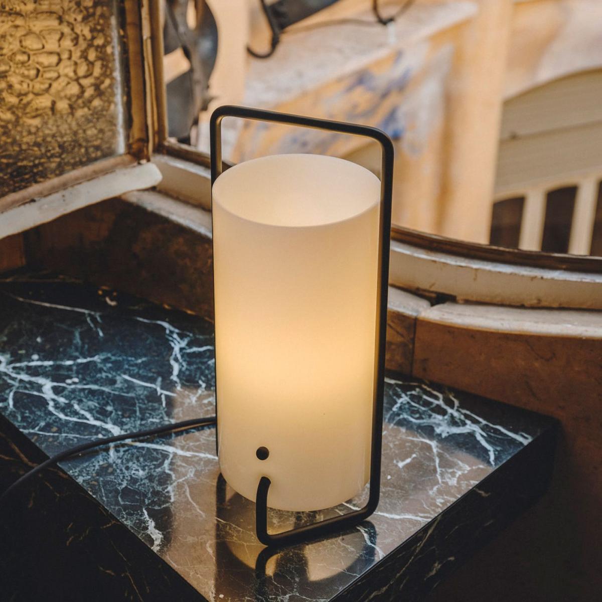 Black Asa Table Lamp - UK Plug – image 4