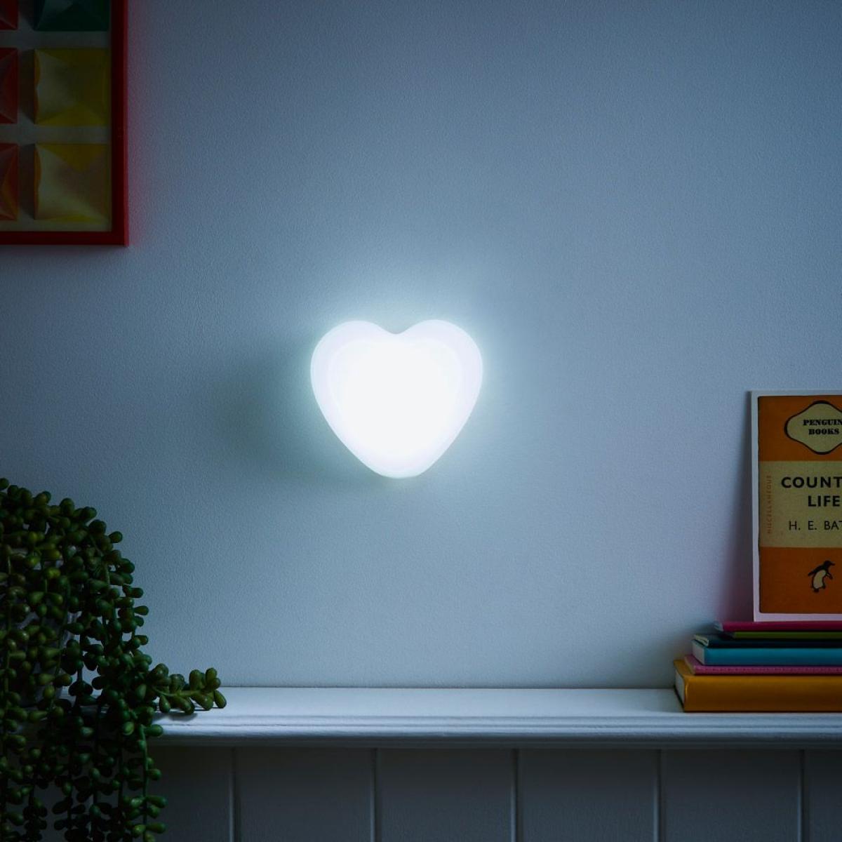 Glow Heart Colour Changing Night Light, White – image 2