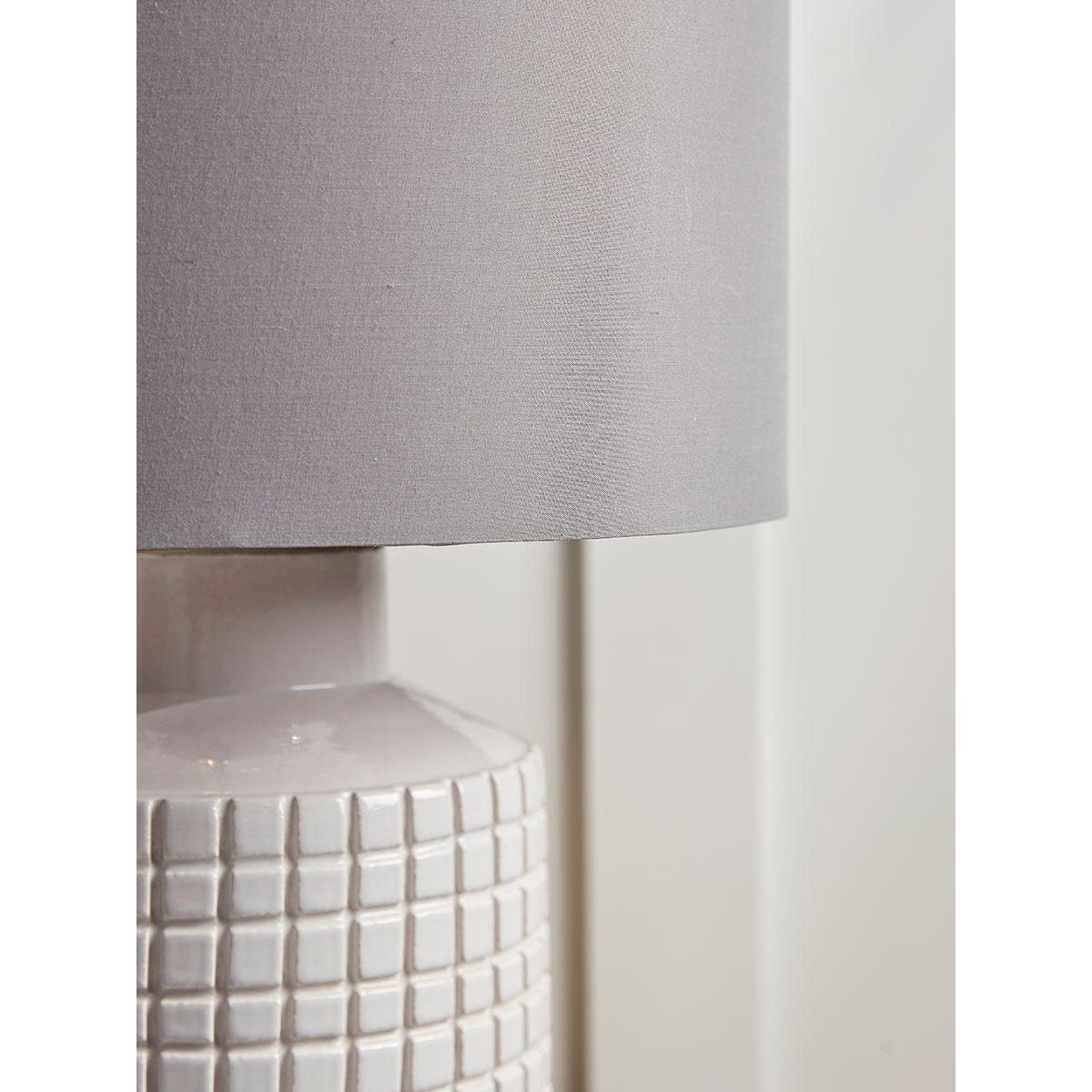 White Grid Table Lamp – image 3