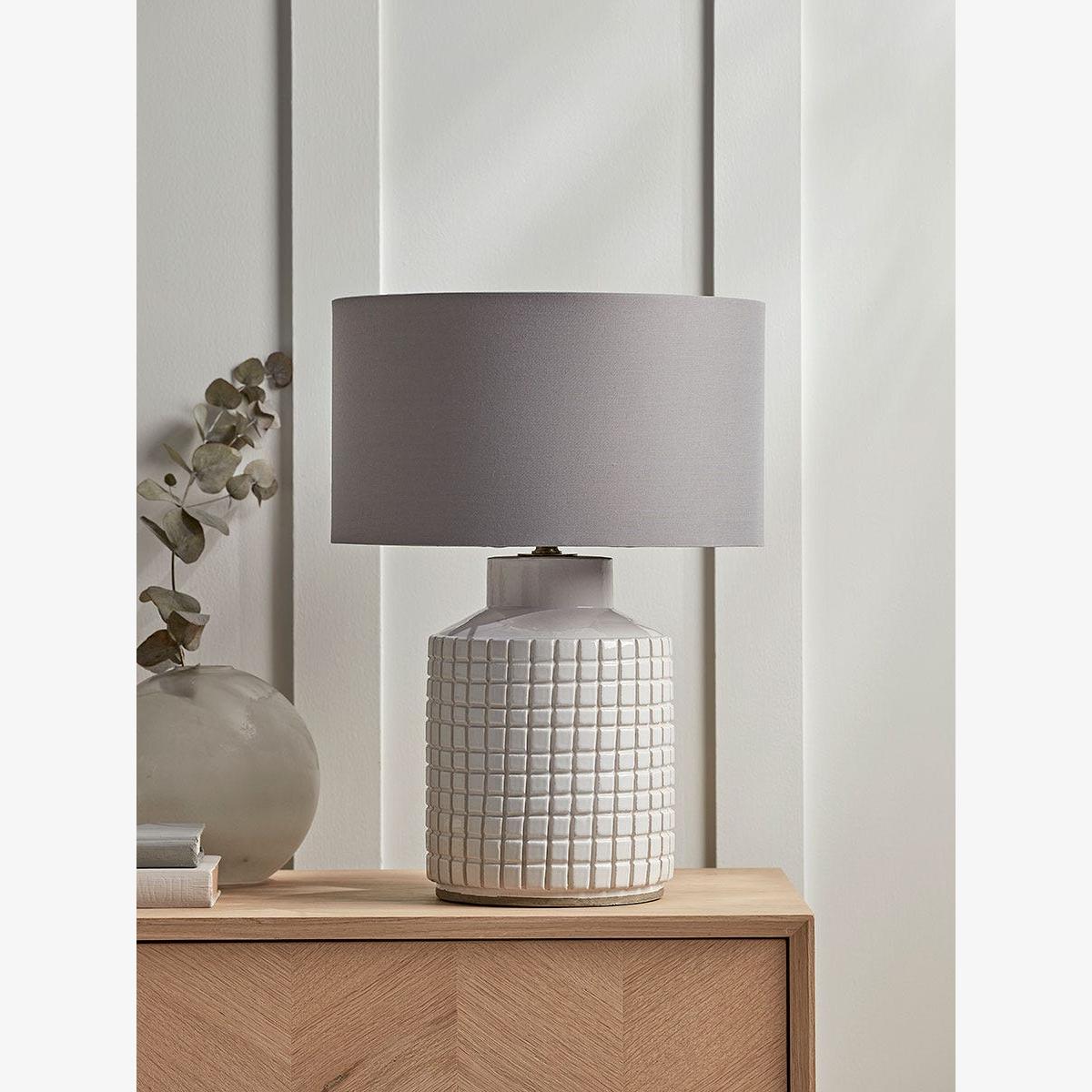 White Grid Table Lamp – image 1