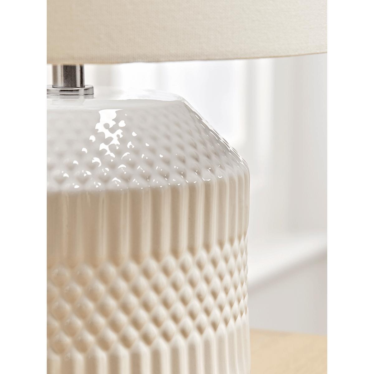 White Geometric Table Lamp – image 3