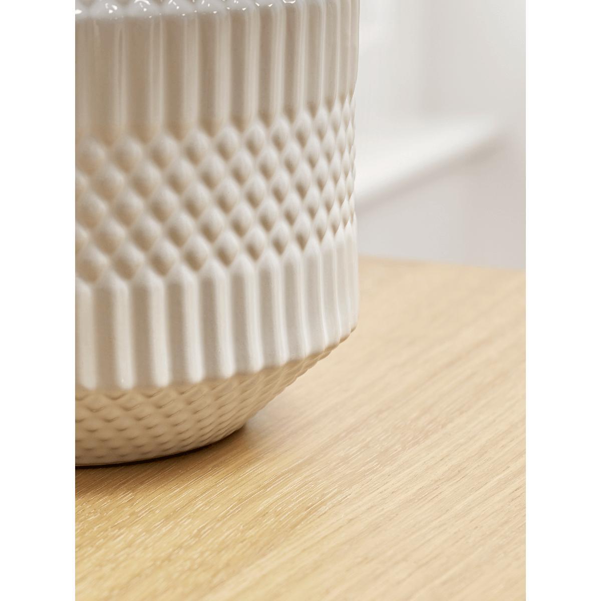 White Geometric Table Lamp – image 5