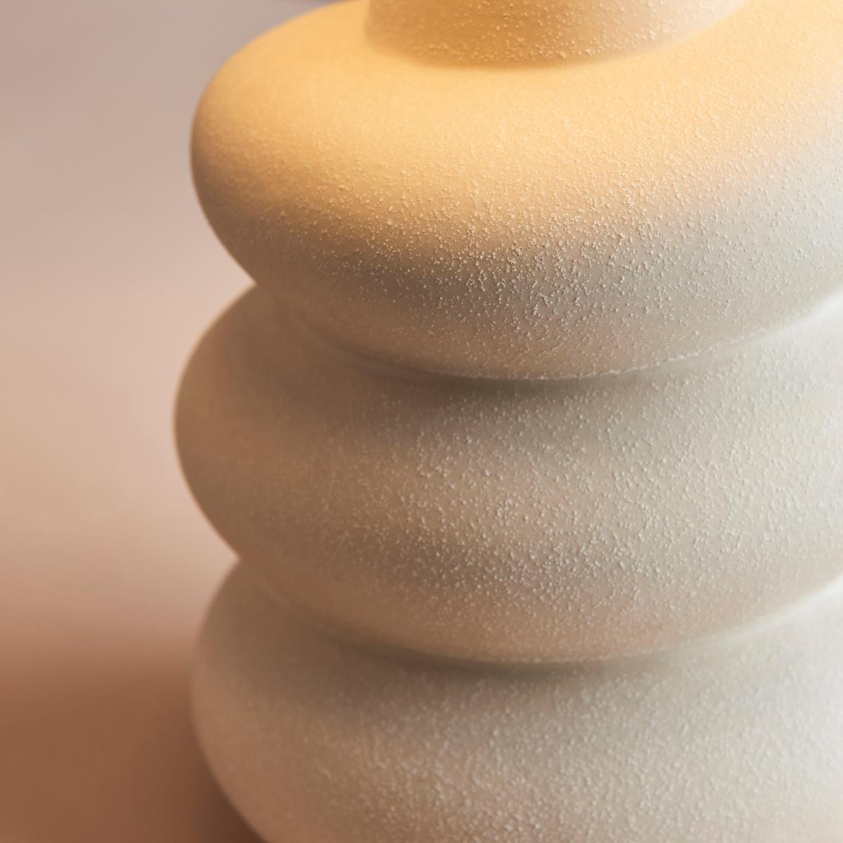 Twirl Ceramic Table Lamp Off-White – image 4