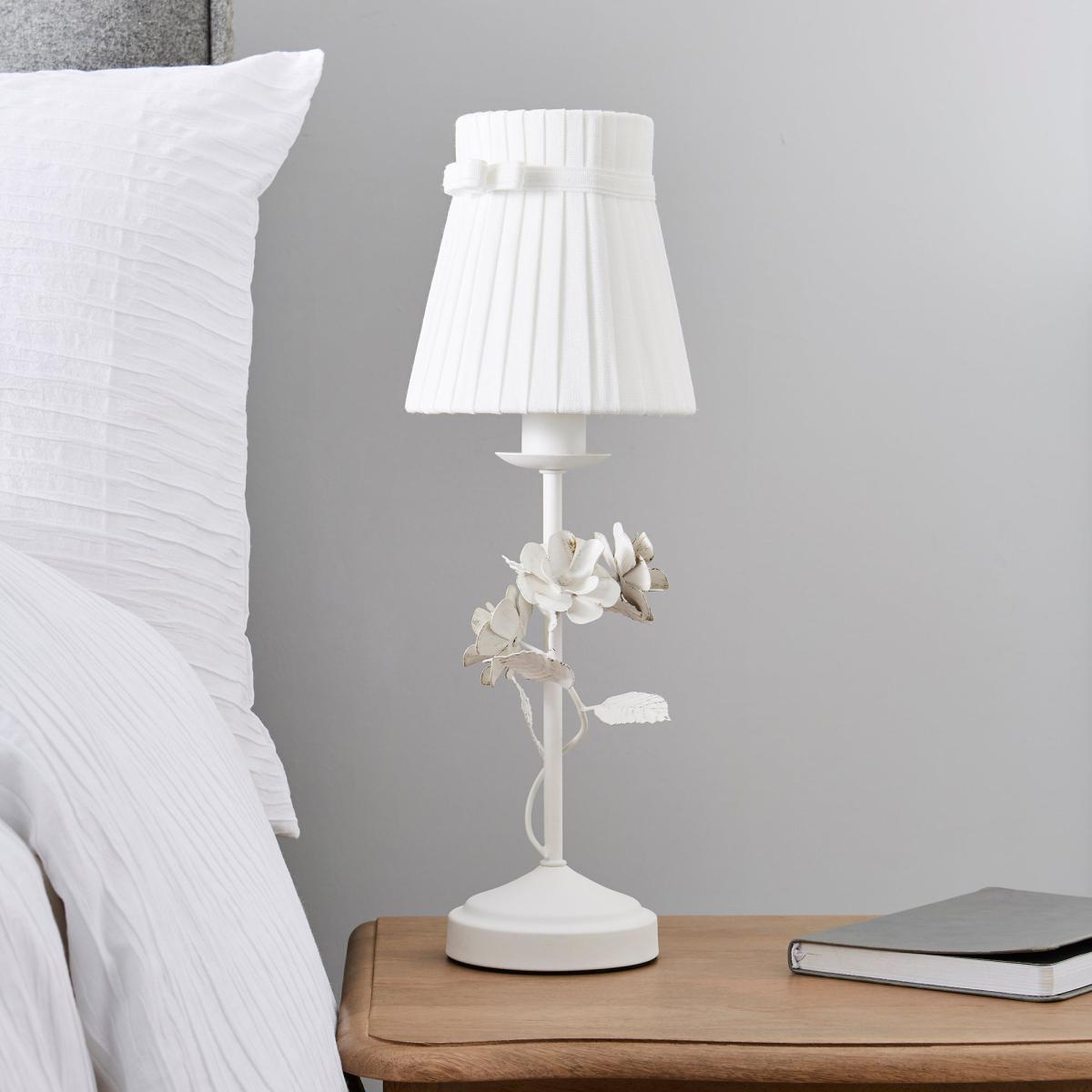 Chateau White Table Lamp White – image 1