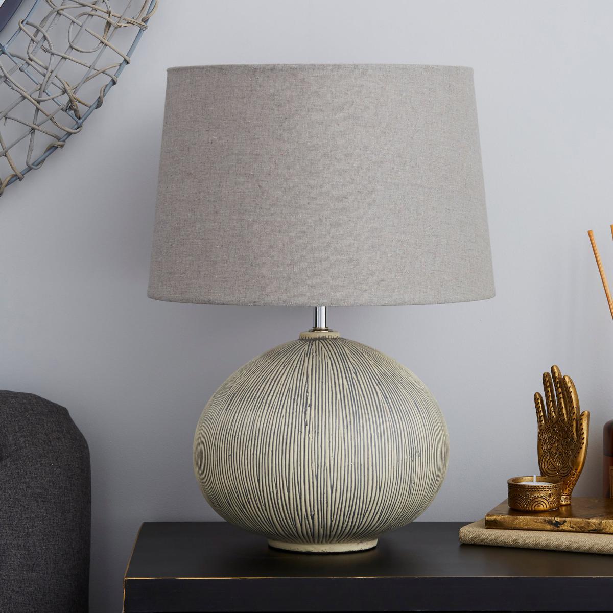 Dahlia Scratched Resin Grey Table Lamp Grey – image 2