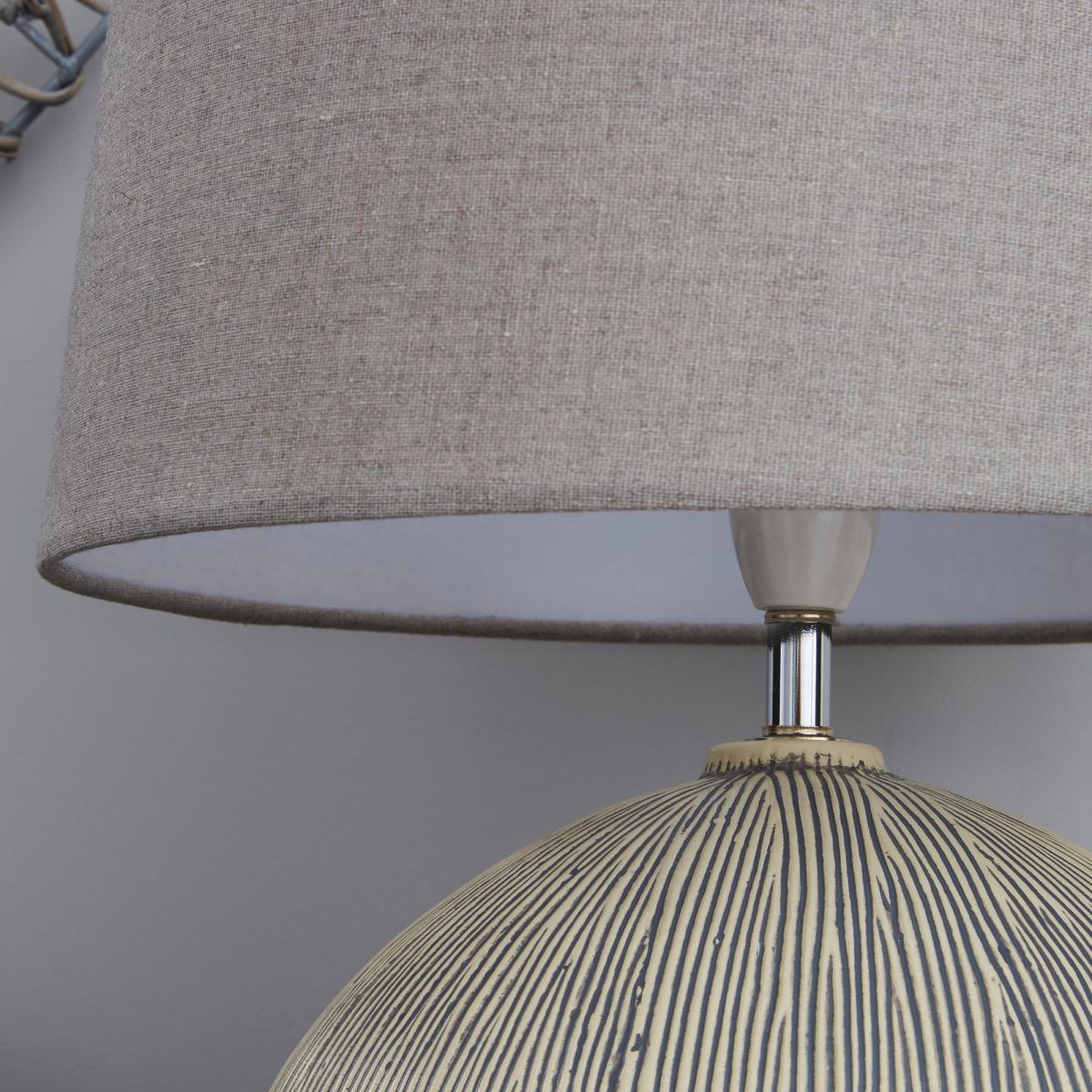 Dahlia Scratched Resin Grey Table Lamp Grey – image 4