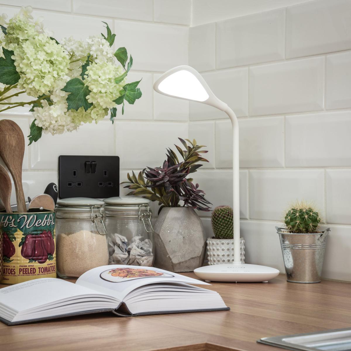 Koble Elliptical Phone Charging Lamp White – image 5
