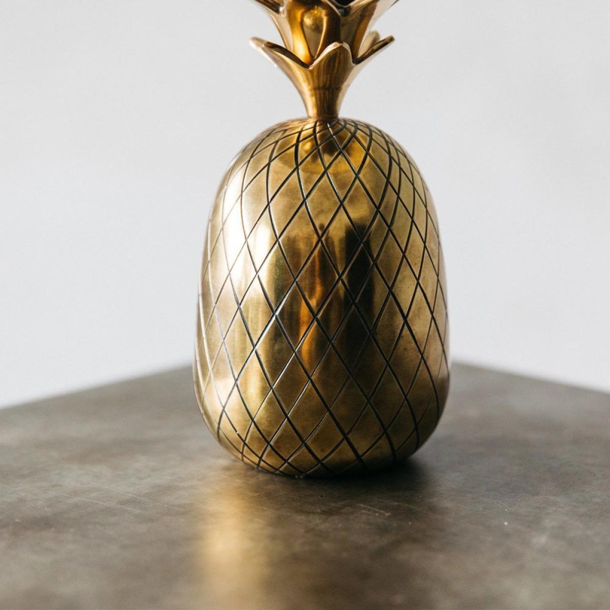 Small Pineapple Bedside Lamp – image 3