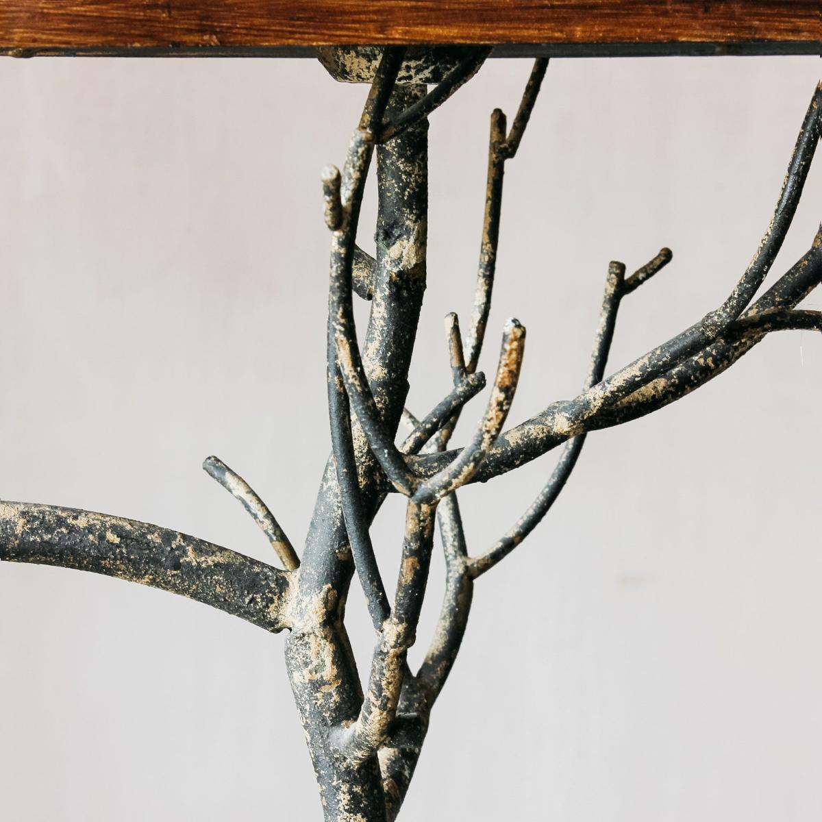 Iron Tree Lamp – image 3