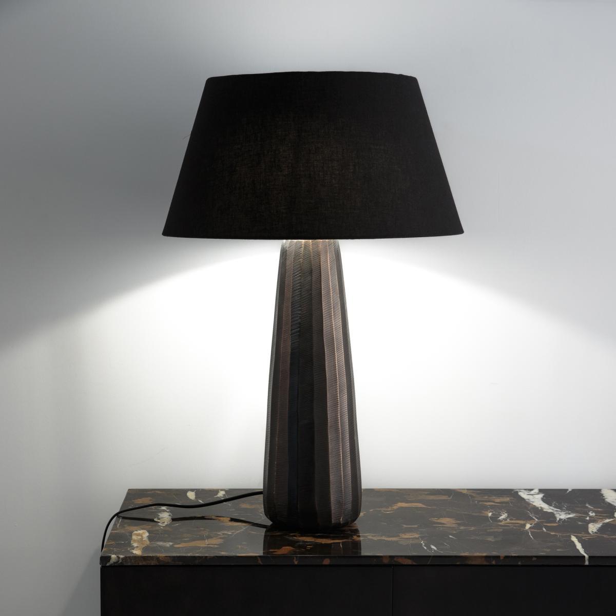 Lotka Engraved Metal Table Lamp – image 3