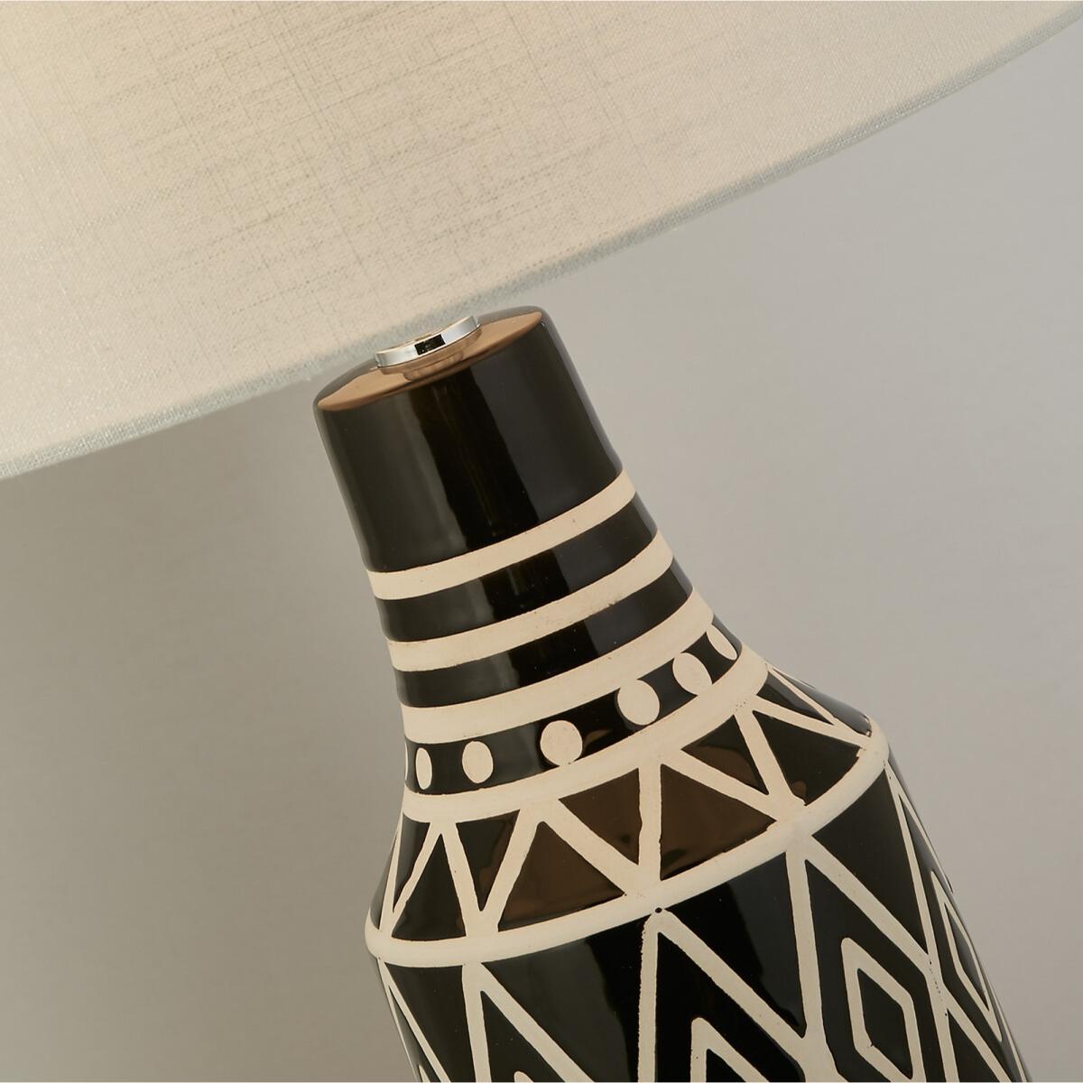 Monochrome Pattern Ceramic Table Lamp – image 5