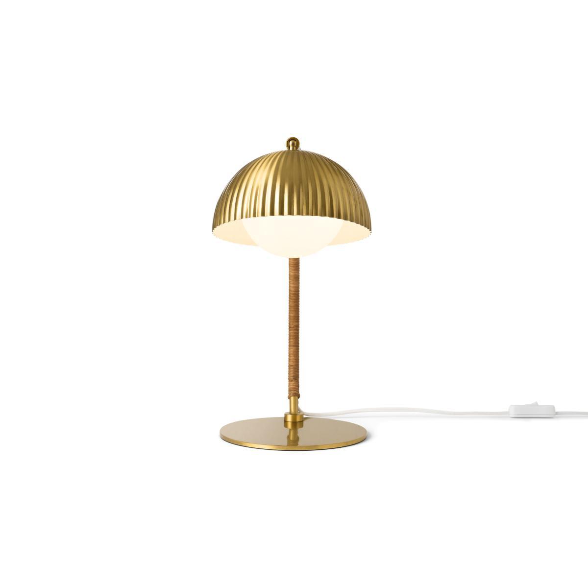 Shell Table Lamp, Antique Brass & Natural Rattan – image 5